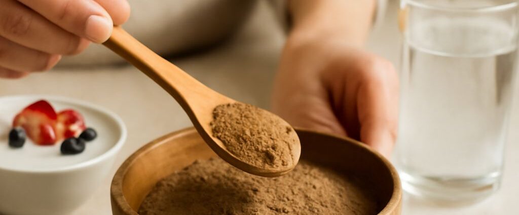 Flax seeds and ground flax meal in bowls